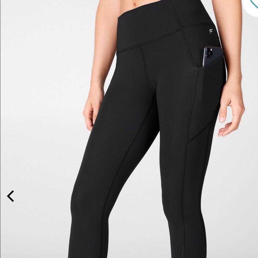 ❌SOLD❌Fabletics Mila High Waisted Pocket Capri